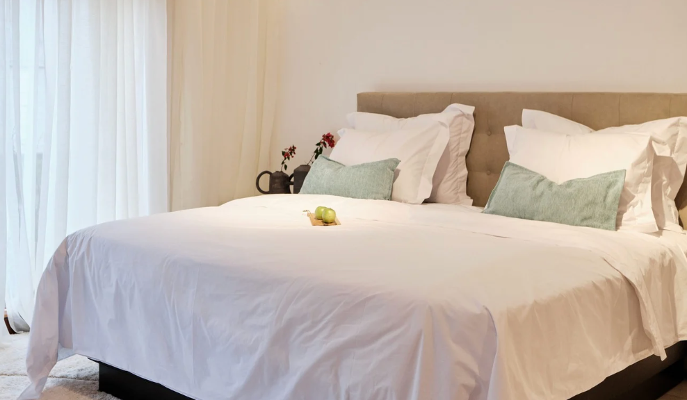 Erica Bed