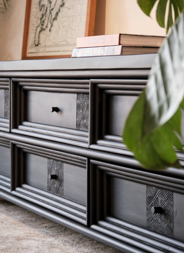 DAMIEN TV STAND